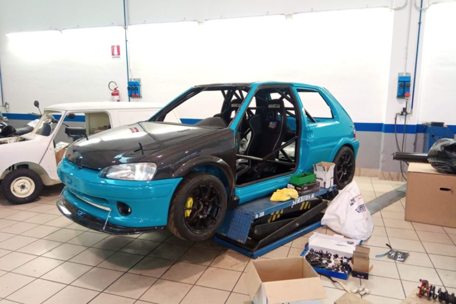 106 Carbon Project: foto Peugeot 106